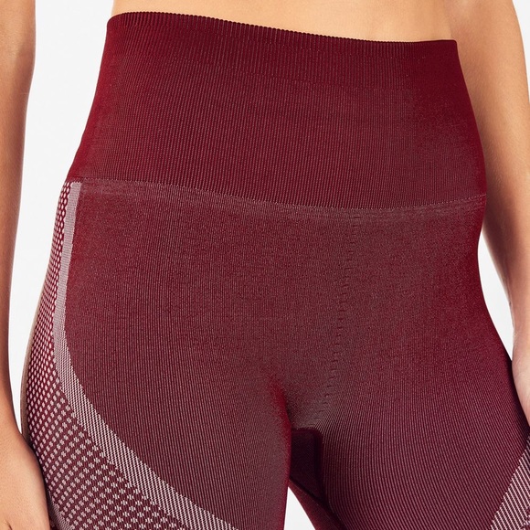 High-Waisted Seamless Turbo Legging - Picture 3 of 4